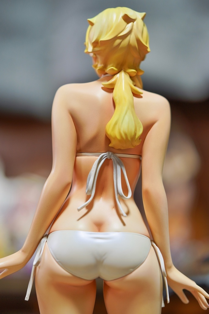 1/6スケール真琴ちゃんホワイトビキニフィギュア完成品