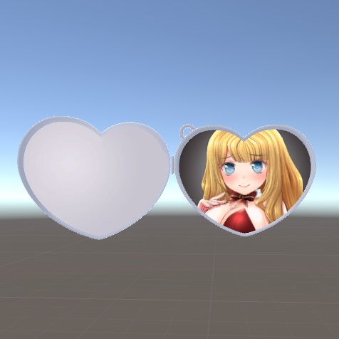 ハートのバッジとロケットペンダント