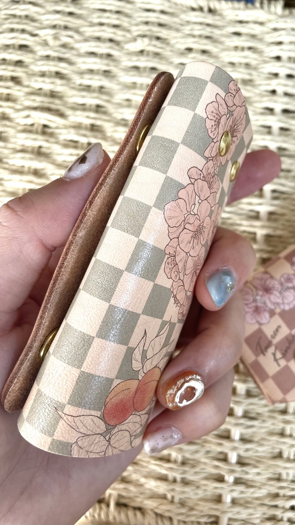 炭煉概念本革キーケース