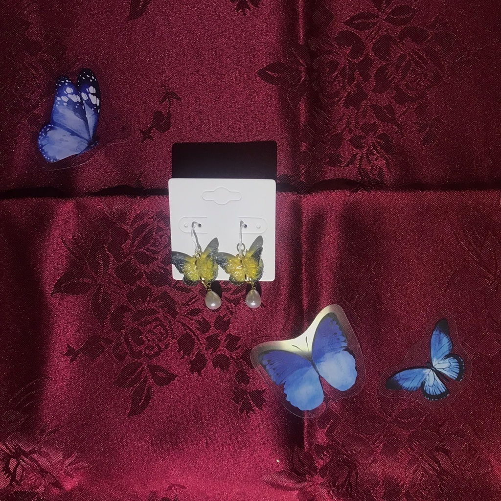 【無くなり次第終了】あくねこの「昼に出てくる蝶」をイメージしたピアス