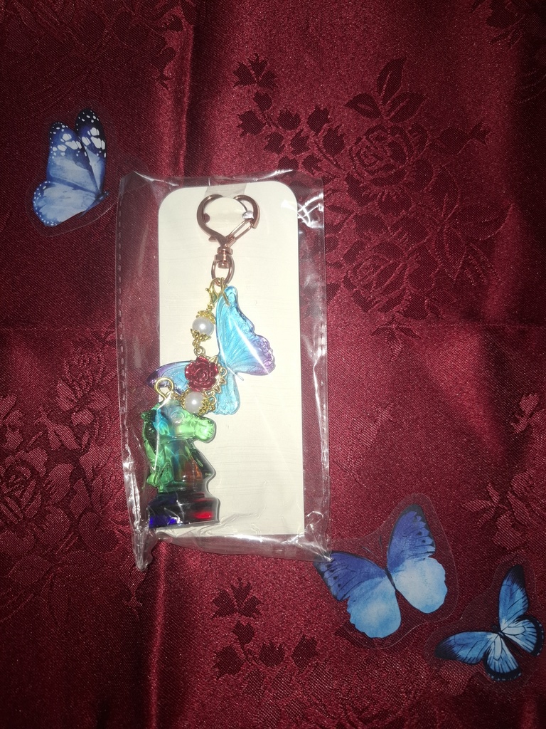 【無くなり次第終了】魔蝶石付きチェスキーホルダー(ナック)