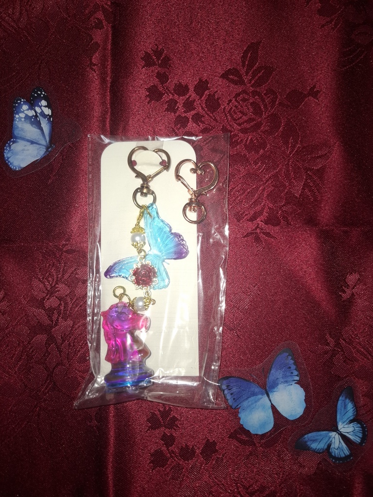 【無くなり次第終了】魔蝶石付きチェスキーホルダー(ラト)