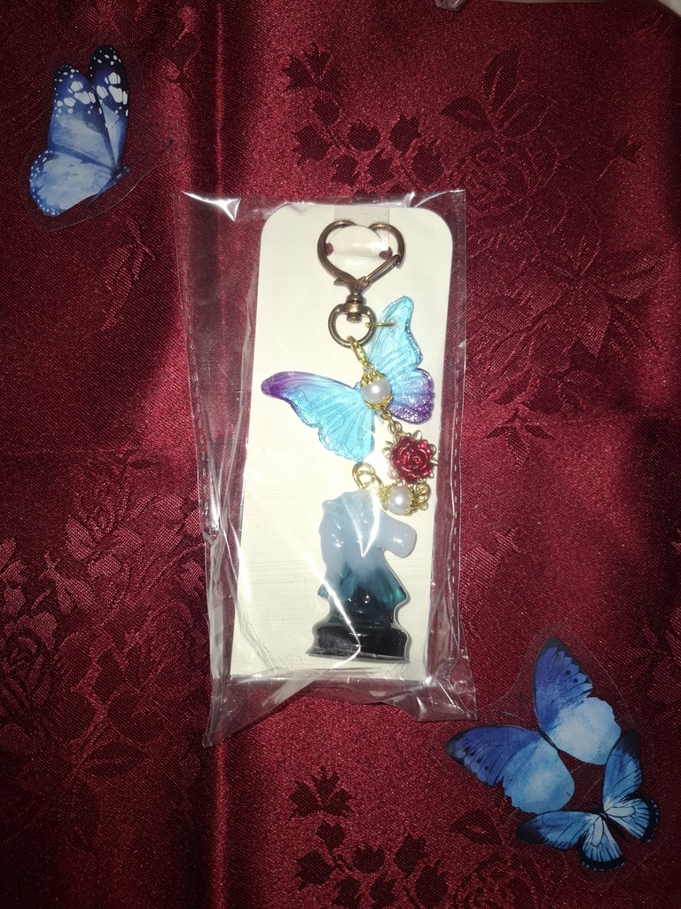 【無くなり次第終了】魔蝶石付きチェスキーホルダー(ベレン)