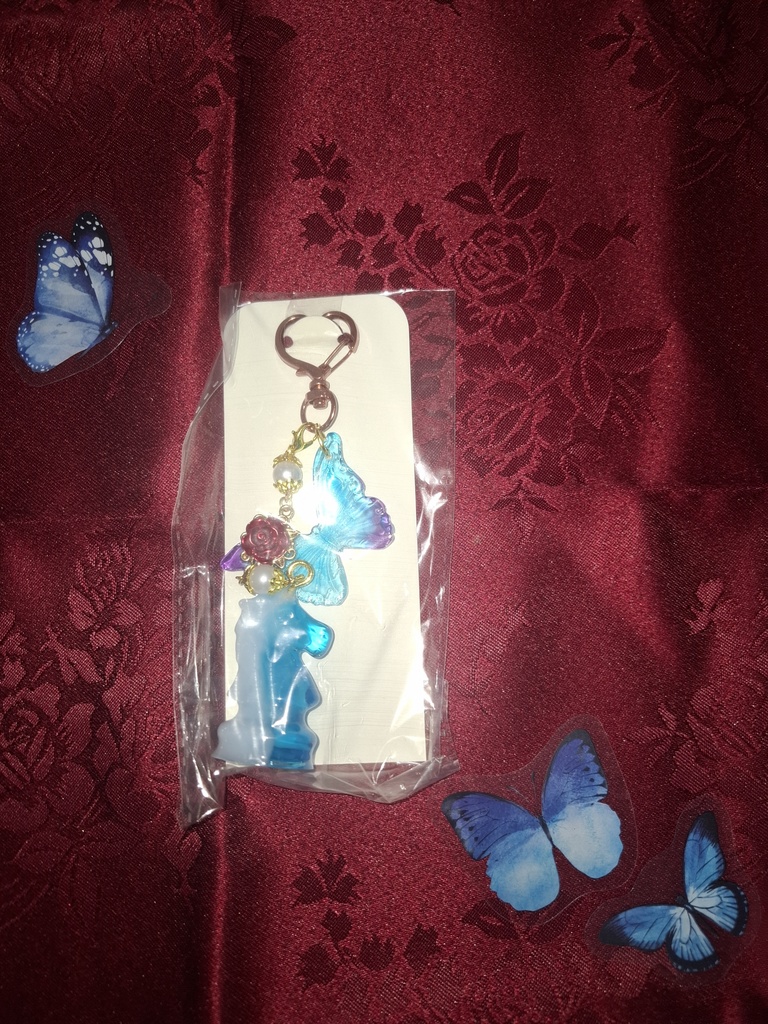 【無くなり次第終了】魔蝶石付きチェスキーホルダー(シロ)