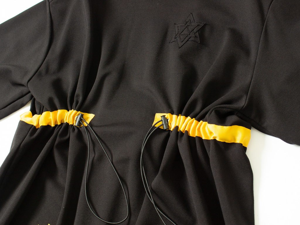 ピクセルネック オーバーサイズTシャツ