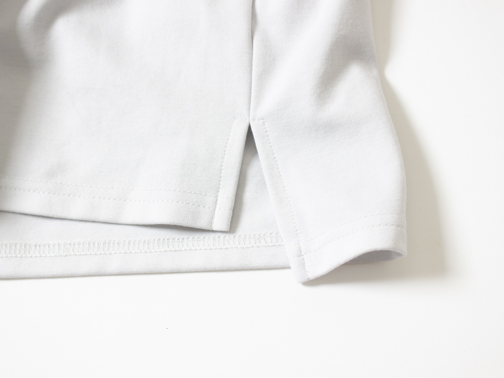 ピクセルネック オーバーサイズTシャツ