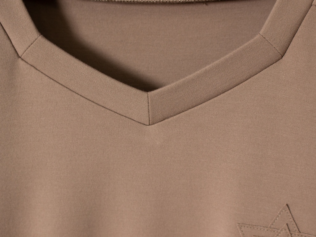 ピクセルネック オーバーサイズTシャツ