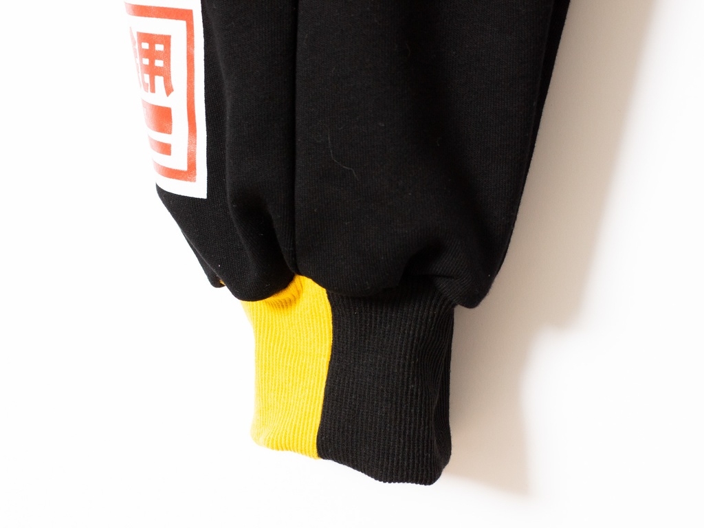 マルチラベルスウェットパンツ