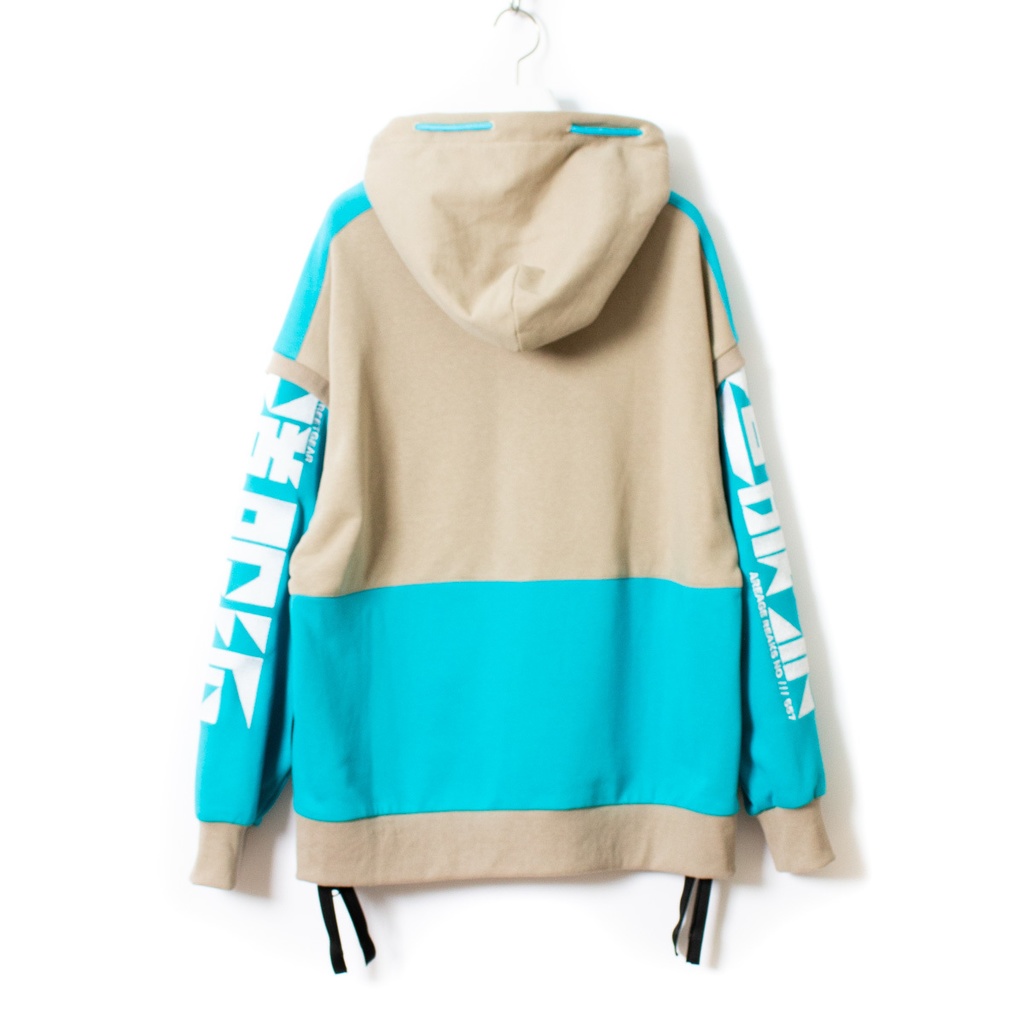 スリーブロゴパーカー