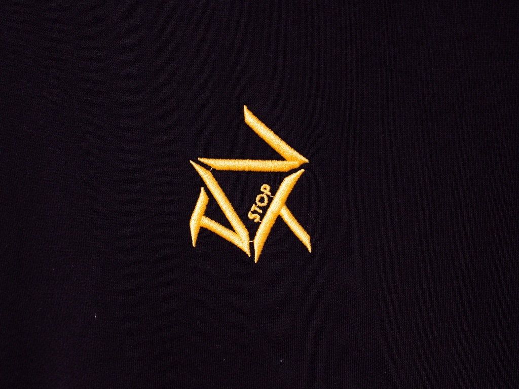 スリーブロゴパーカー