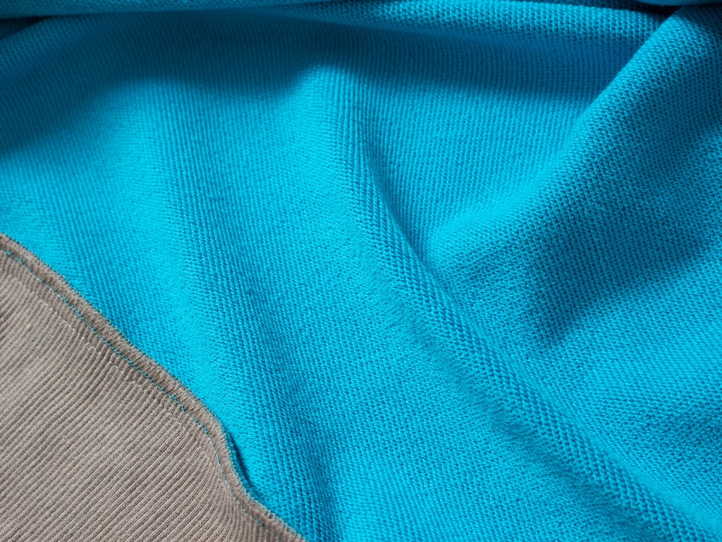 スリーブロゴパーカー