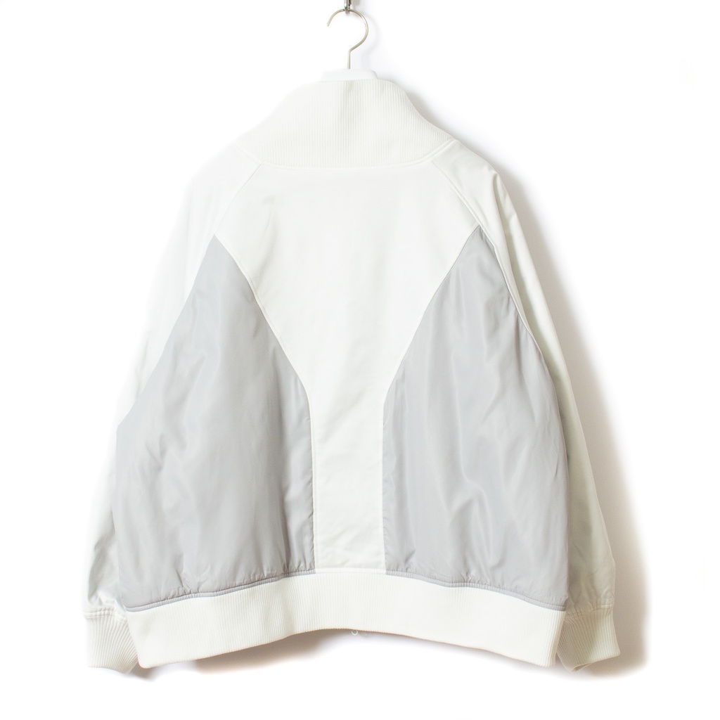 スタンドネックブルゾン