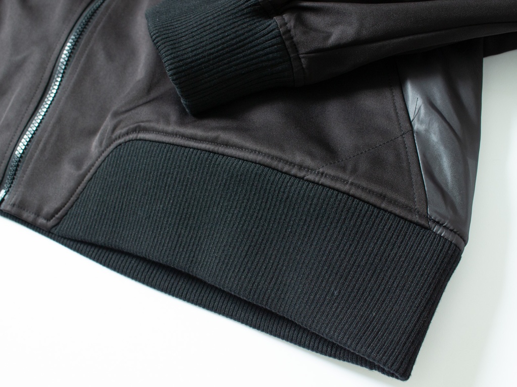 スタンドネックブルゾン