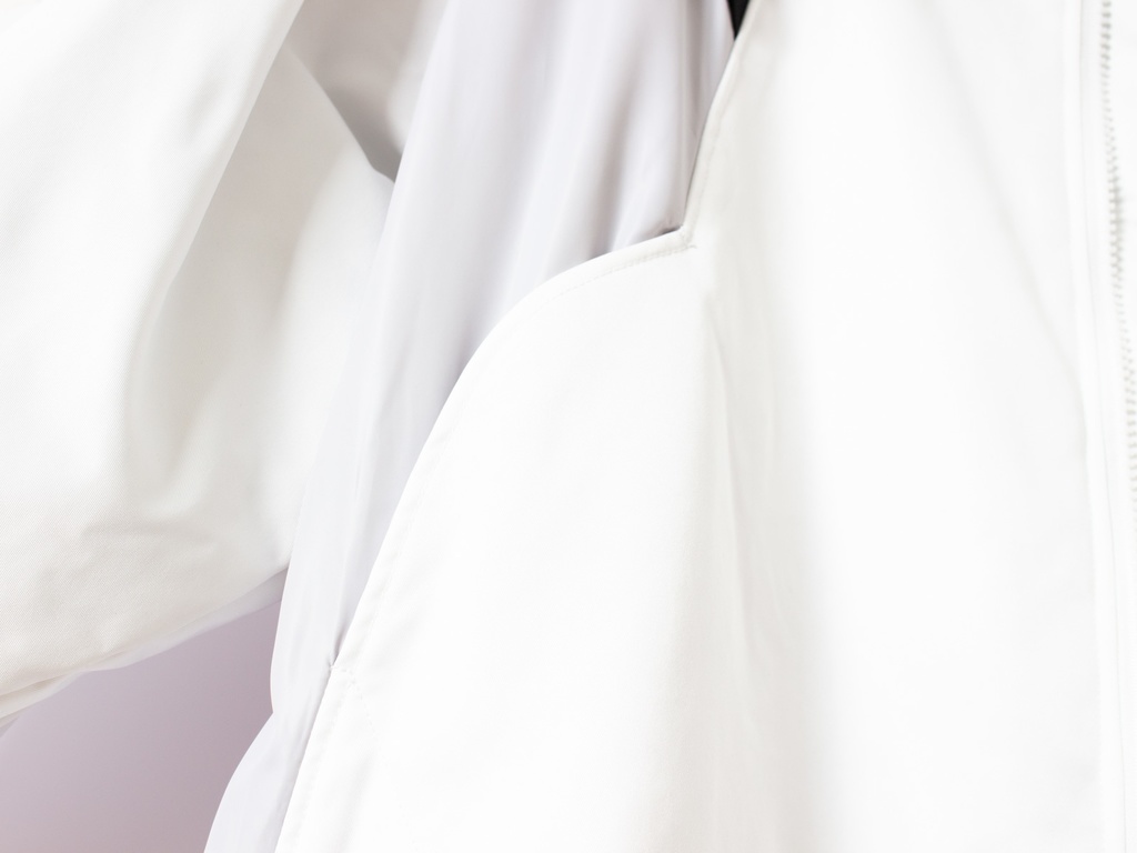 スタンドネックブルゾン