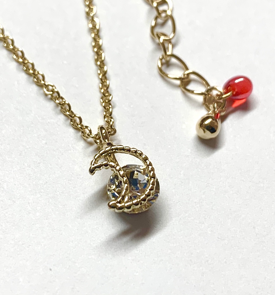 スワロフスキーの刀剣イメージペンダント