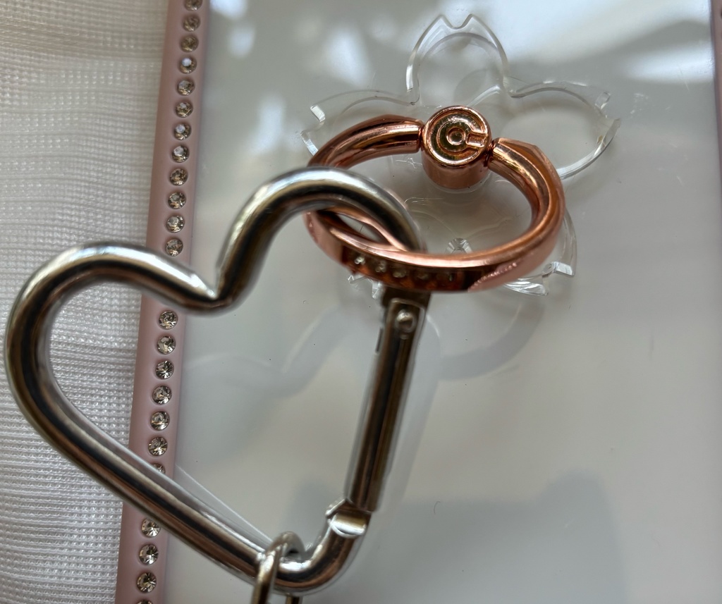 詠ちゃん猫のキラキラアクキー