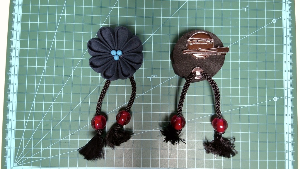 【非公式】【狐の琴音が鳴る社5】琴絵様の髪飾りモチーフアクセサリ【丸つまみ】