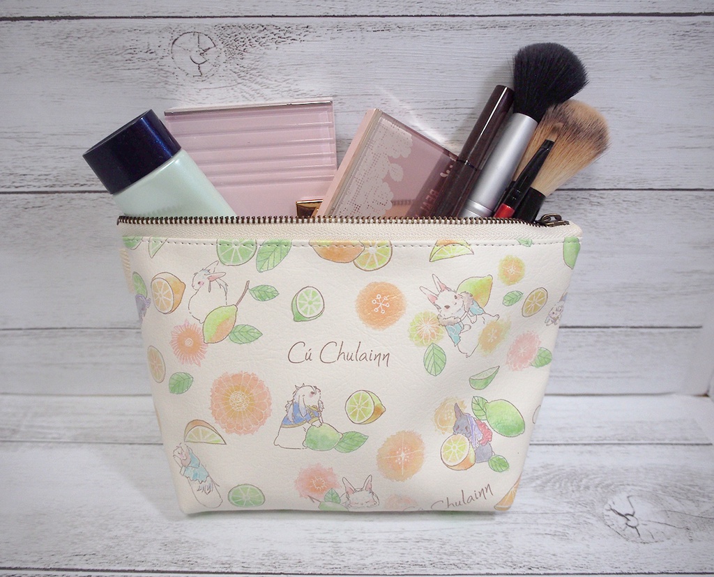 シトラス柄クーフーリンの三角ポーチ