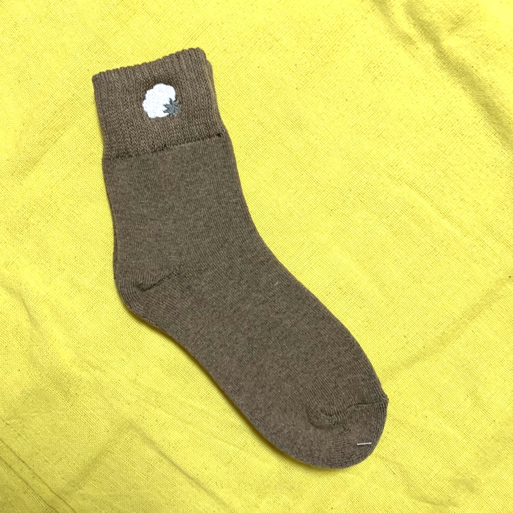 ふわふわトゲトゲくつした［カカオ］
