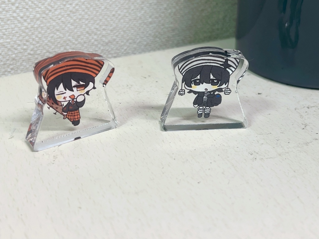 自立ミニペアアクスタ