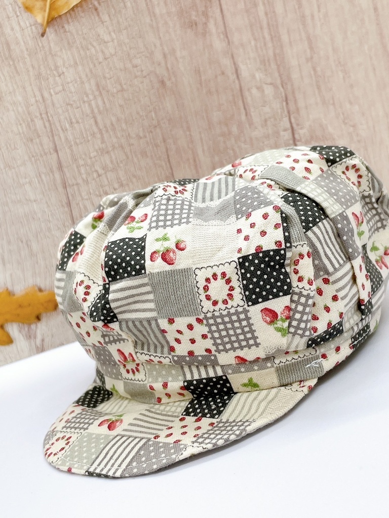 キャスケット(イチゴパッチワーク柄)