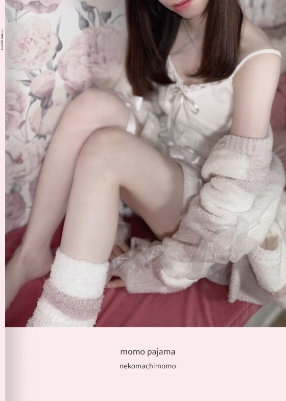 ミニ写真集「momo pajama」 / mini photoalbum "momo pajama"