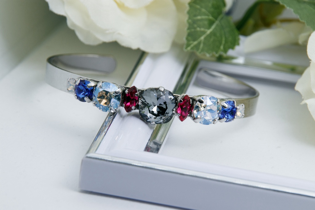 少女 イメージバングル