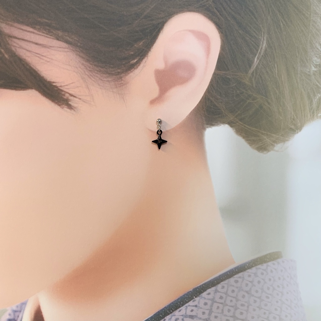 ミニチュア《 遊び心溢れる ✤ 手裏剣とクナイ 》シルバー|ブラック|ピアス|イヤリング