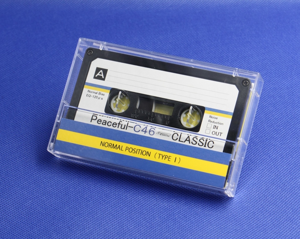 Peaceful<ピースフル・黒ハーフ版>平和祈願のカセットテープ
