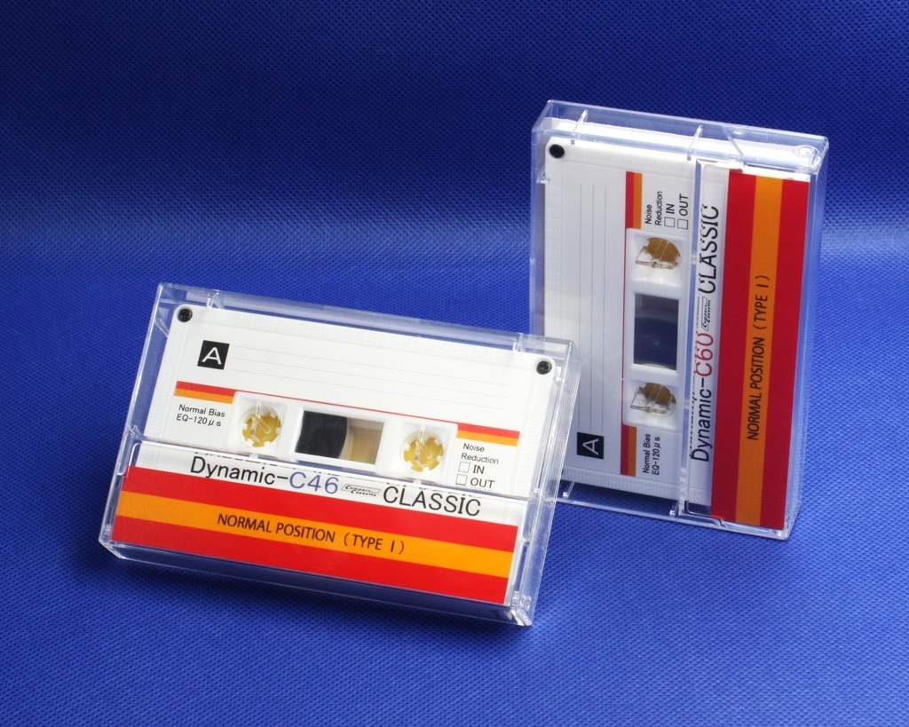 <Dynamic:ダイナミック.R2>レトロ調デザインのカセットテープ