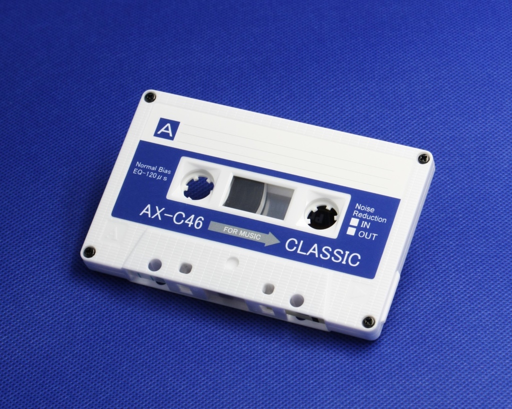 <AX:ブルー.R2>オリジナルデザイン・カセットテープ