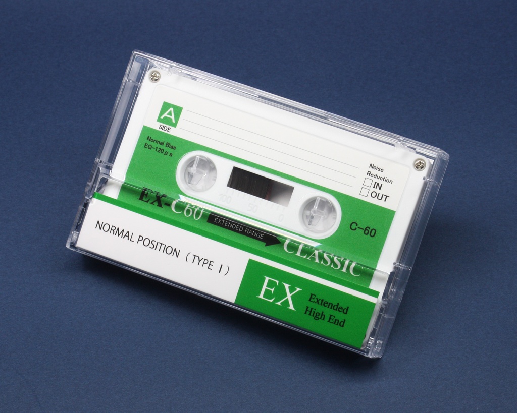 C60・レトロ調白ハーフカセット.R4:LH/EX