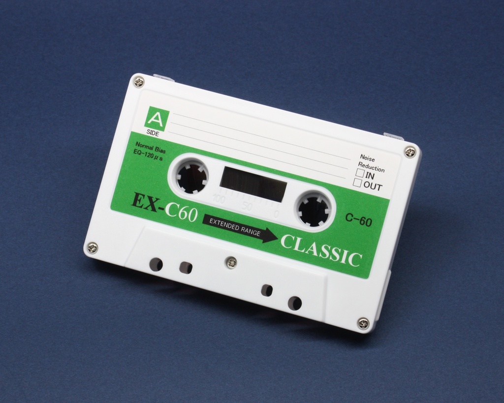 C60・レトロ調白ハーフカセット.R4:LH/EX