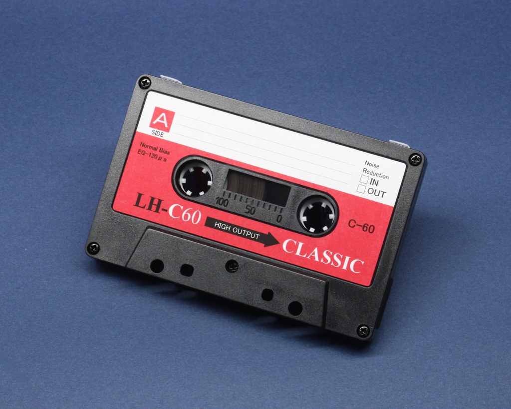 C60・レトロ調黒ハーフカセット.R4:EX/LH