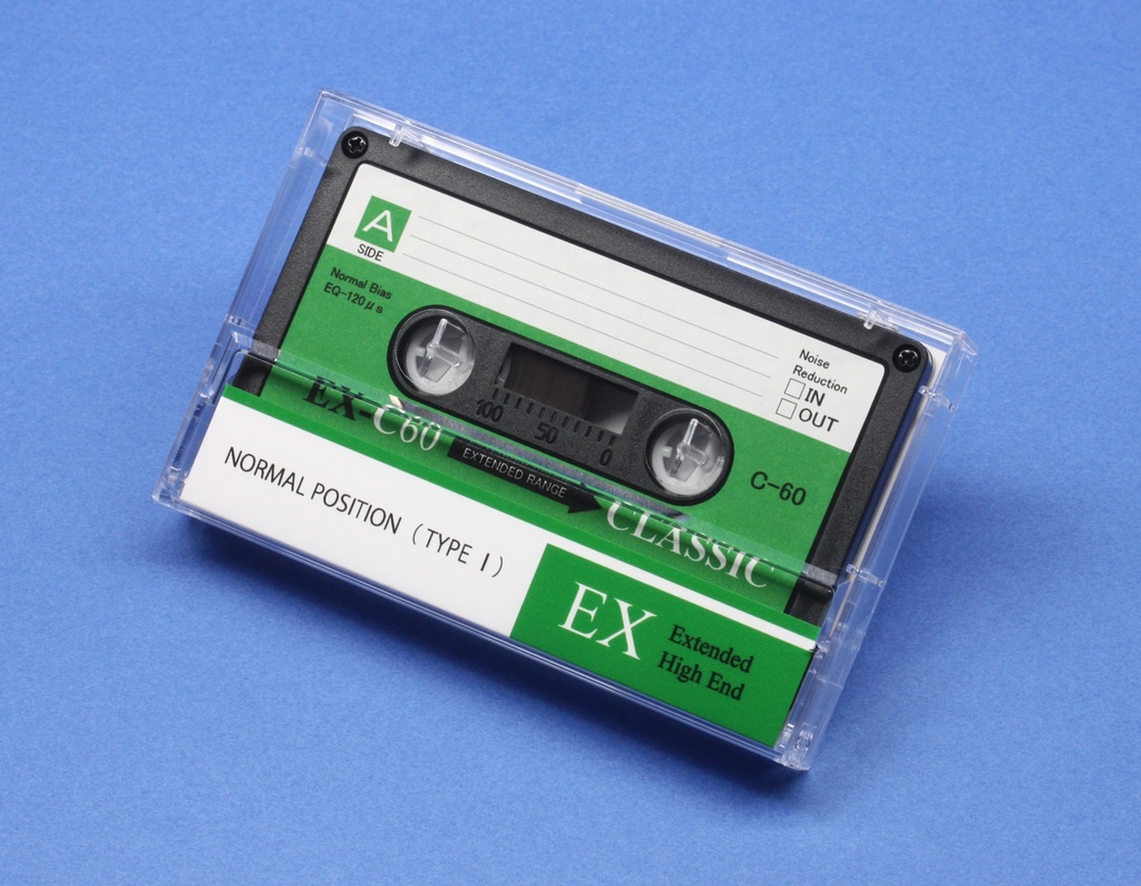 C60・レトロ調黒ハーフカセット.R4:EX/LH