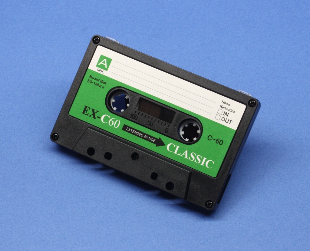 C60・レトロ調黒ハーフカセット.R4:EX/LH