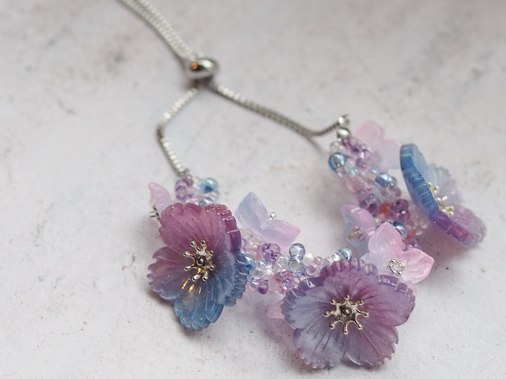 大輪の桜のブレスレット