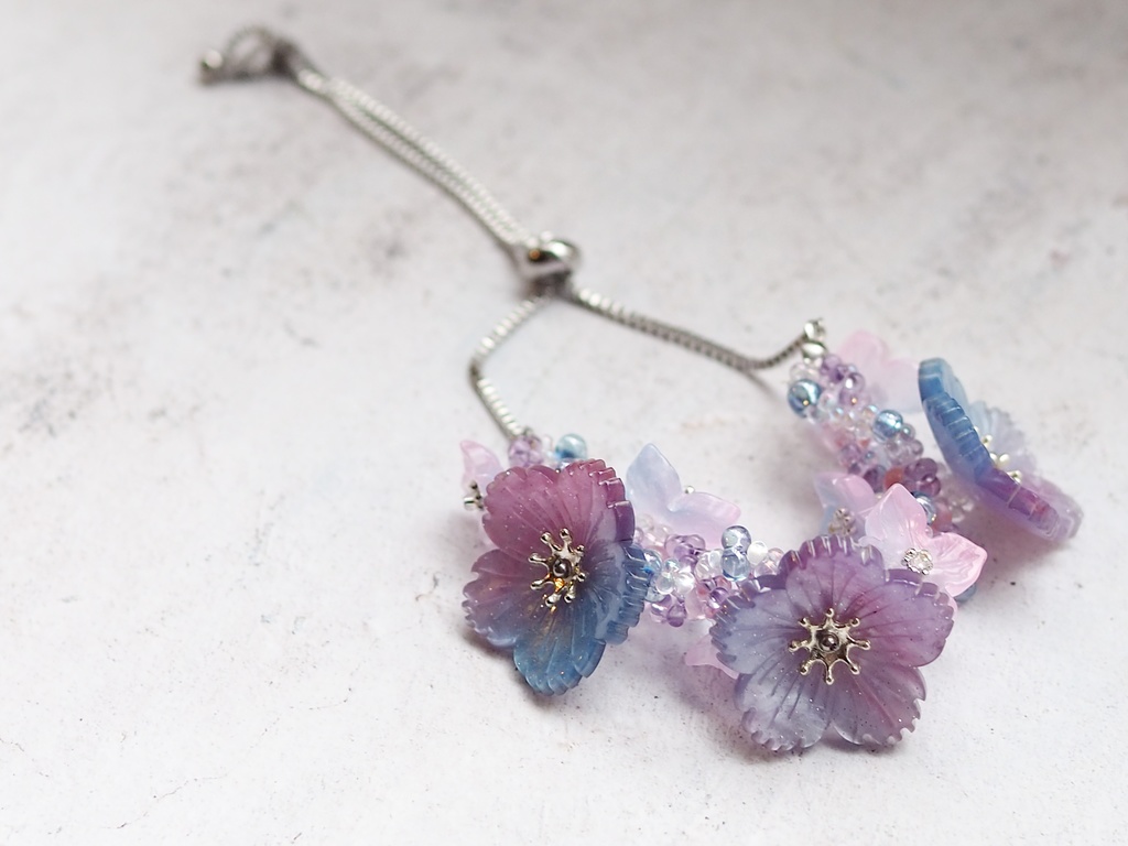 大輪の桜のブレスレット