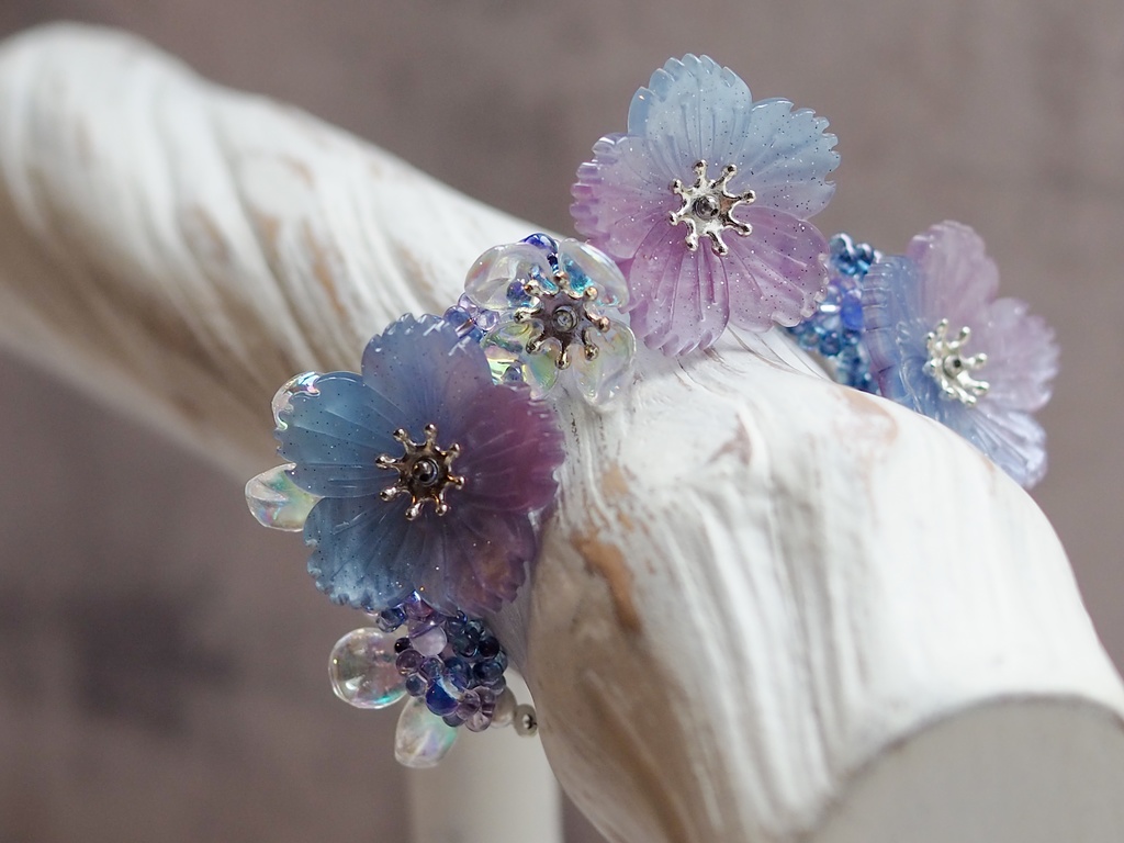 大輪の桜のブレスレット