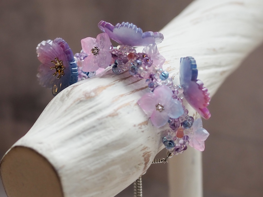 大輪の桜のブレスレット