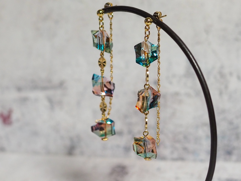 黄昏の琥珀糖の耳飾り