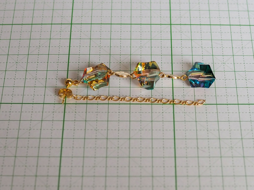 黄昏の琥珀糖の耳飾り