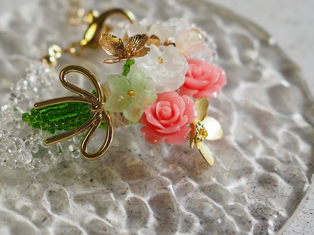 ぬいちゃんのための花束ポシェット【メヌエット】