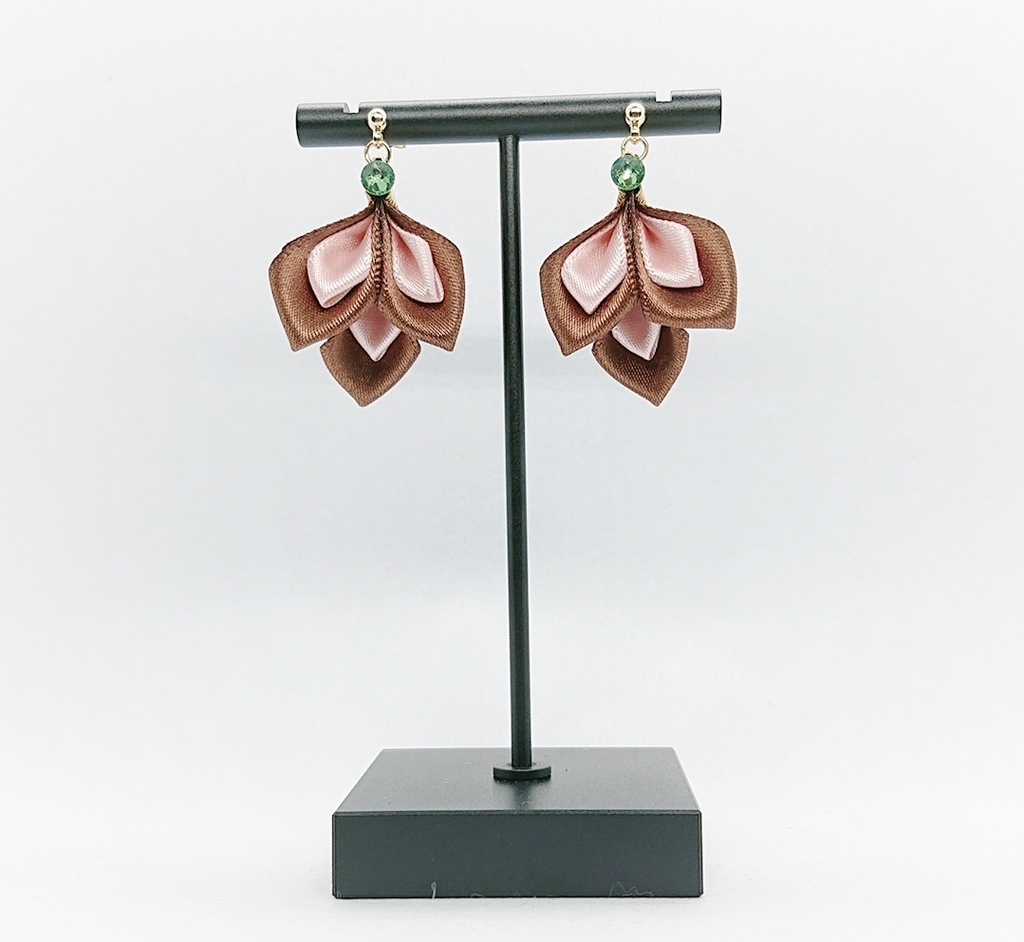 安室透 / 沖矢昴 イメージ 3連花びらピアス/イヤリング