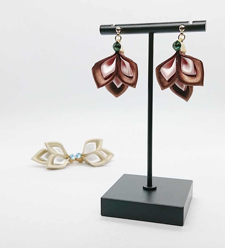 安室透 / 沖矢昴 イメージ 3連花びらピアス/イヤリング