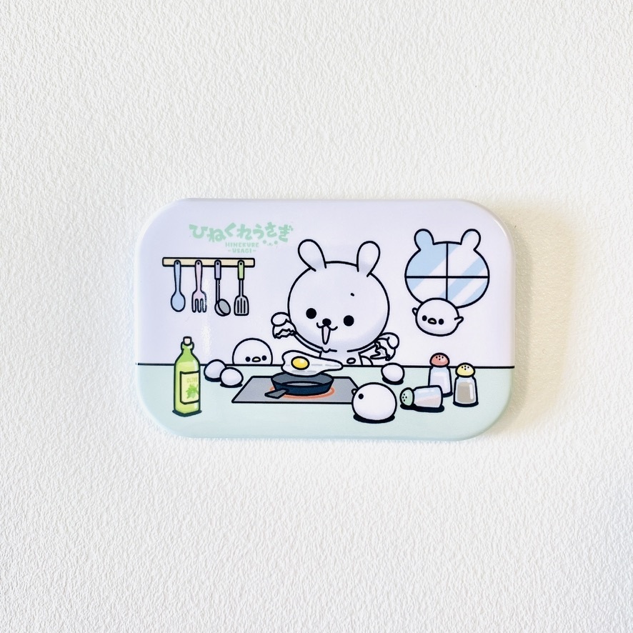 ひねくれうさぎ長方形缶バッジ(全2種)
