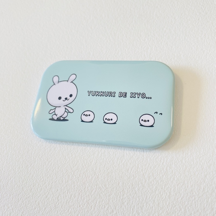 ひねくれうさぎ長方形缶バッジ(全2種)