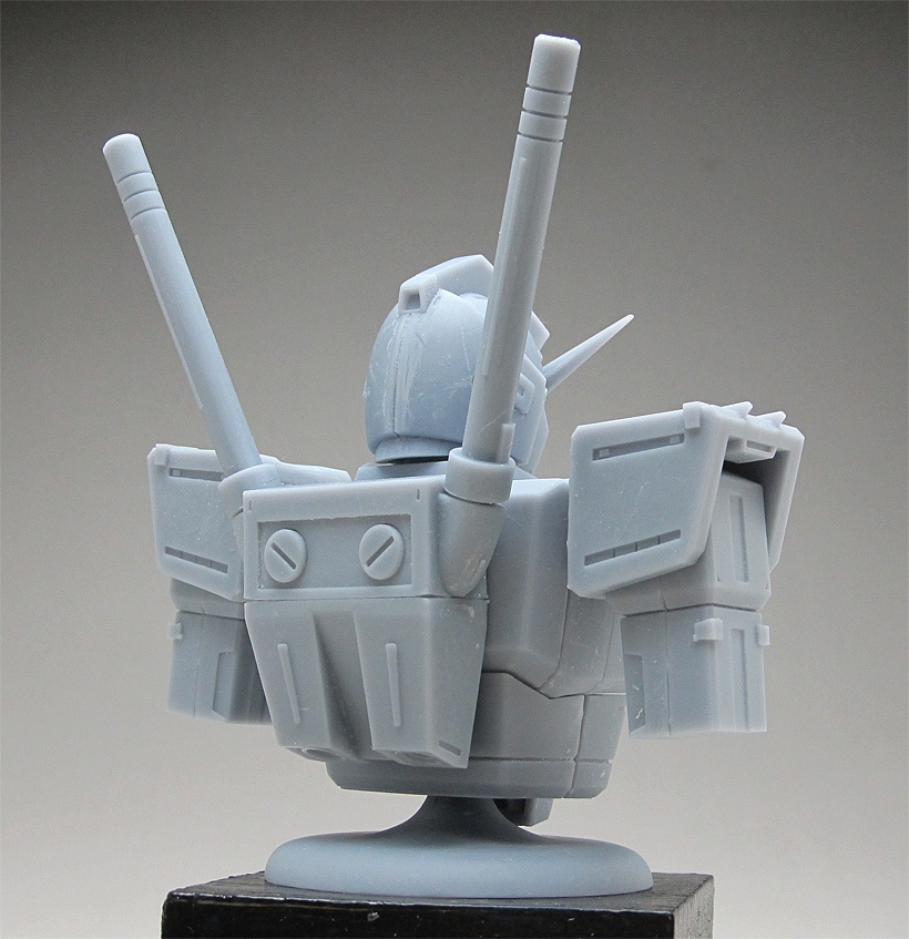 ファーストガンダム、頭長235mmモデルのバストアップモデル、塗装分割版