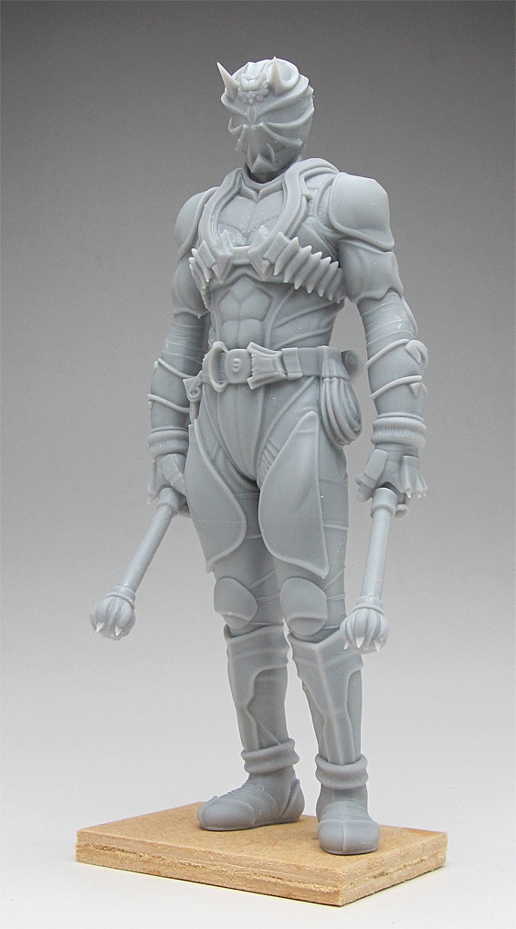 仮面ライダー響鬼像 頭長150ミリ、3Dプリント用stlデータ（AI活用）