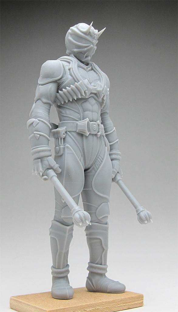 仮面ライダー響鬼像 頭長150ミリ、3Dプリント用stlデータ(AI活用)